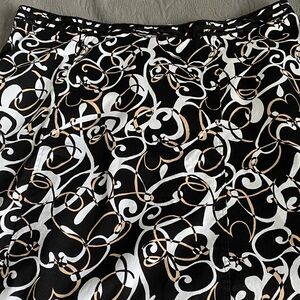 CJ Banks Black and White Swirl Skirt